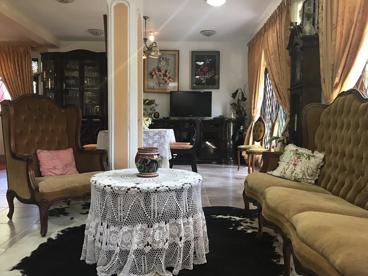 Villa Nuova แคนดี้ ภายนอก รูปภาพ