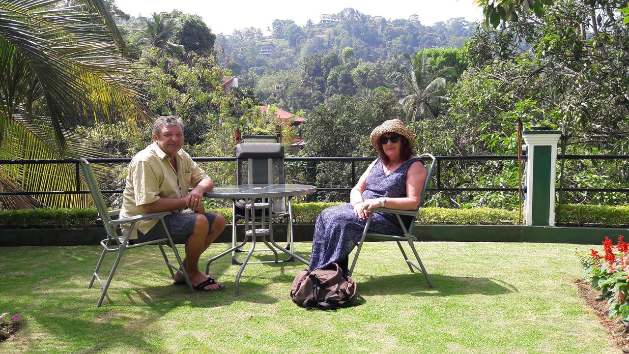 Villa Nuova แคนดี้ ภายนอก รูปภาพ